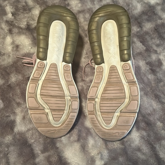 Nike air max 270 pink w/pearl pink trim - Picture 7 of 8